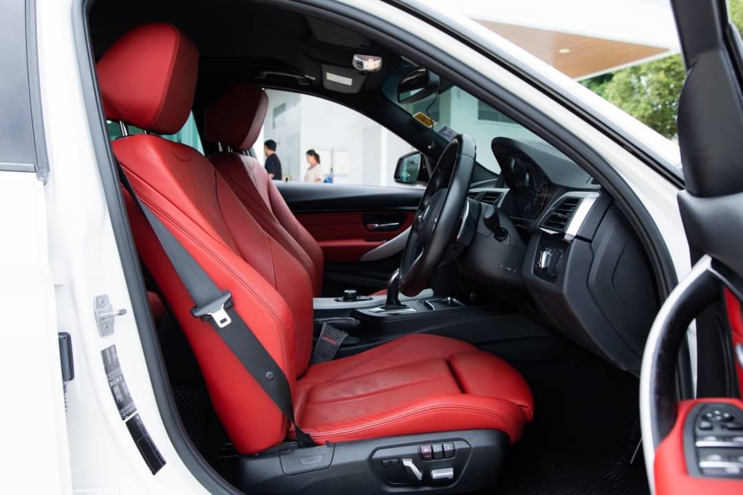 パーツ 320D Msport Red interior BMW／320d xDrive ツーリング M