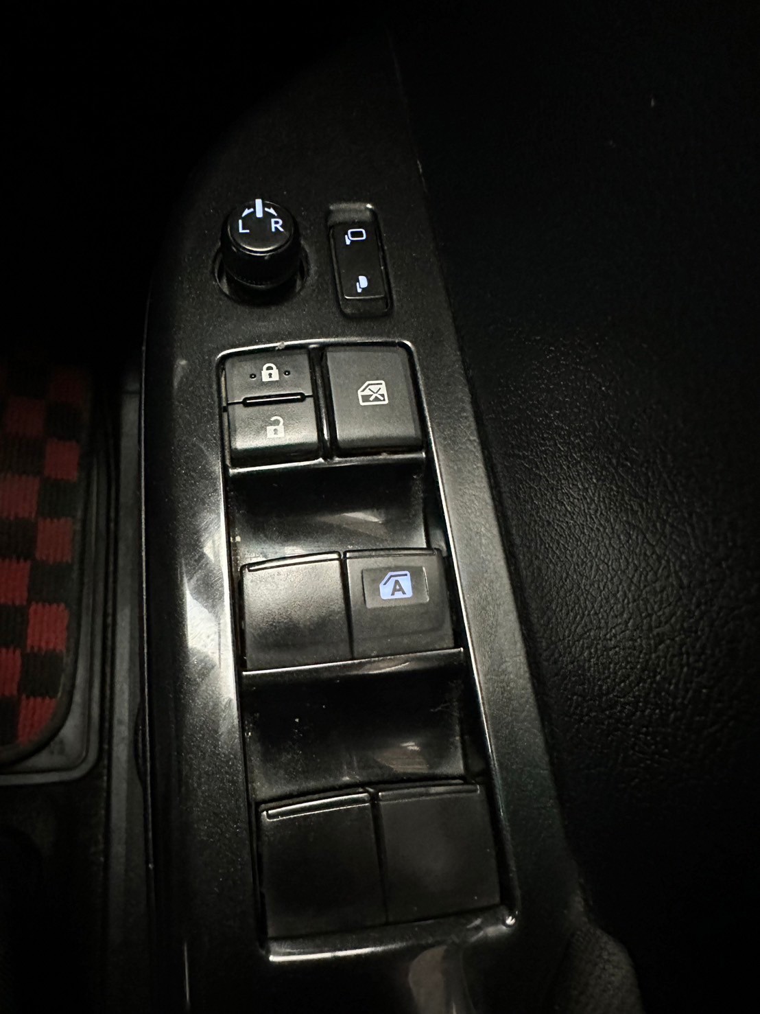 Philippines revokes licence of leading news website Rappler | Philippines |  The Guardian, image size:1108x1477